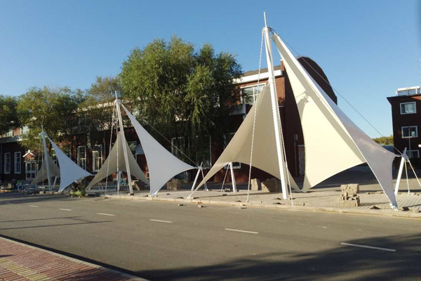 海口張拉膜的應(yīng)用前景：綠色、智能、藝術(shù)的未來建筑篇章