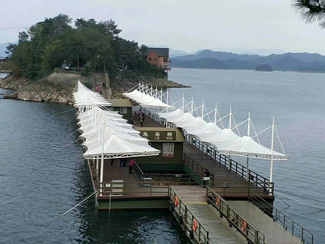 膜結(jié)構(gòu)遮陽(yáng)罩棚